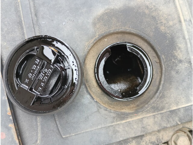 三菱ふそうスーパーグレートダンプ大型（10t）[写真23]