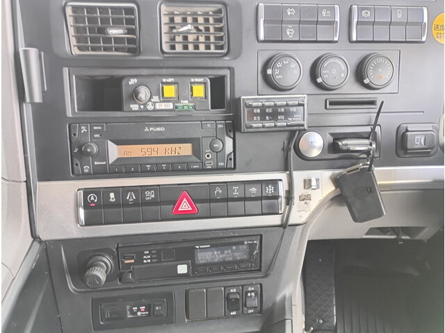 三菱ふそうスーパーグレートダンプ大型（10t）[写真27]