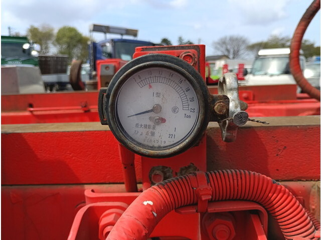 三菱ふそうスーパーグレートダンプ大型（10t）[写真09]