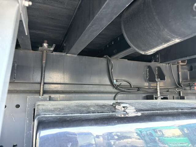 日野プロフィアアルミブロック大型（10t）[写真19]