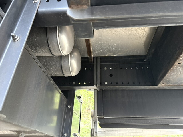 日野プロフィアアルミブロック大型（10t）[写真23]