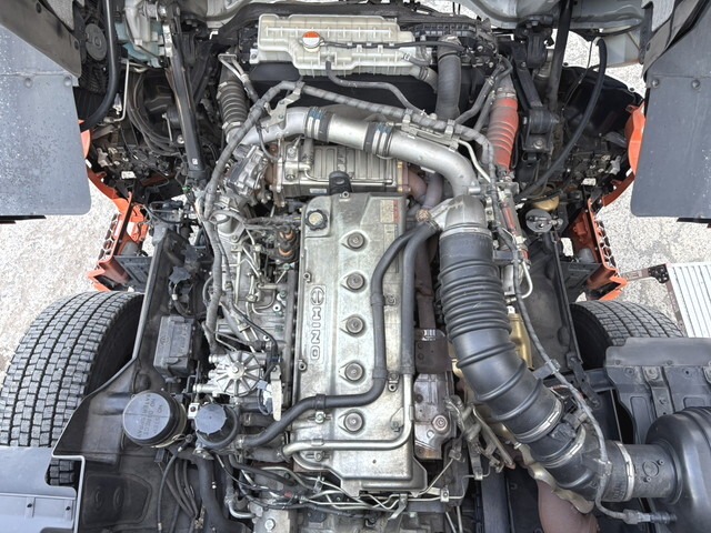 日野プロフィアアルミブロック大型（10t）[写真33]