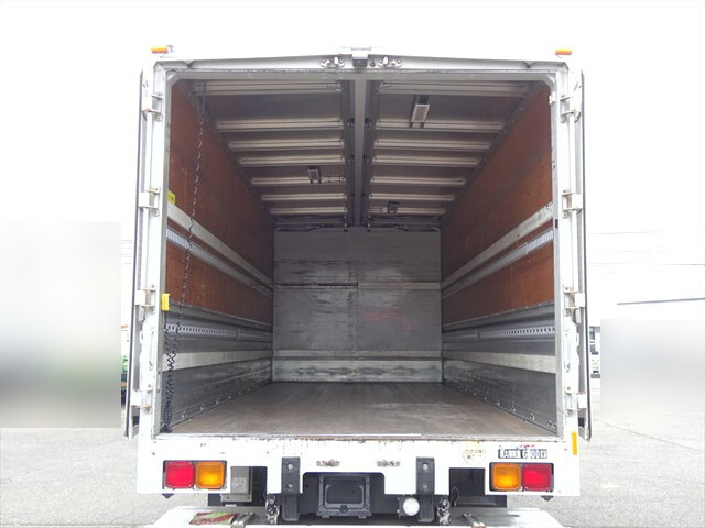 三菱ふそうファイターアルミウイング増トン（6t・8t）[写真12]