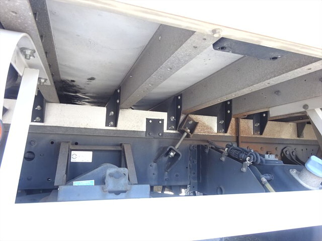 三菱ふそうファイターアルミウイング増トン（6t・8t）[写真05]