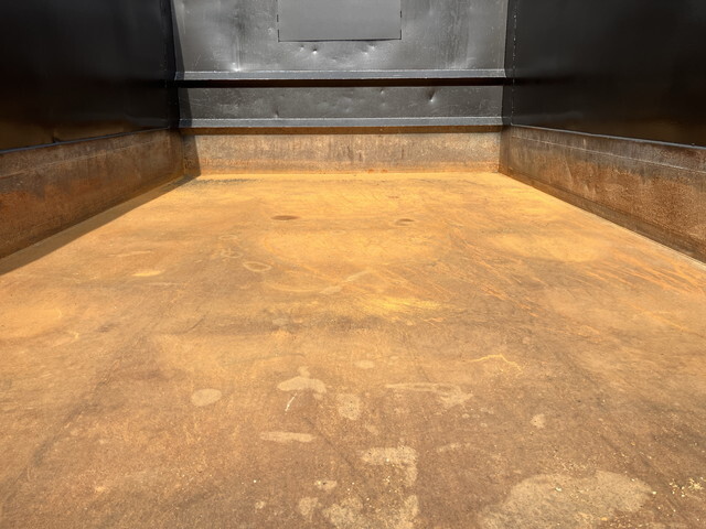 UDトラックスコンドル深ダンプ（土砂禁ダンプ）中型（4t）[写真12]