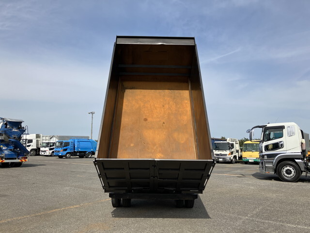 UDトラックスコンドル深ダンプ（土砂禁ダンプ）中型（4t）[写真15]