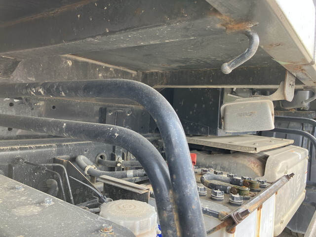 UDトラックスコンドル深ダンプ（土砂禁ダンプ）中型（4t）[写真25]