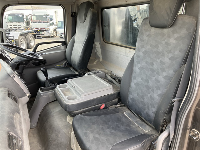 UDトラックスコンドル深ダンプ（土砂禁ダンプ）中型（4t）[写真31]