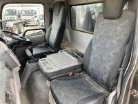 UDトラックスコンドル深ダンプ（土砂禁ダンプ）中型（4t）[写真32]