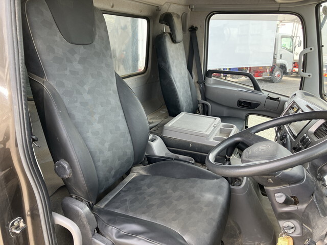 UDトラックスコンドル深ダンプ（土砂禁ダンプ）中型（4t）[写真32]