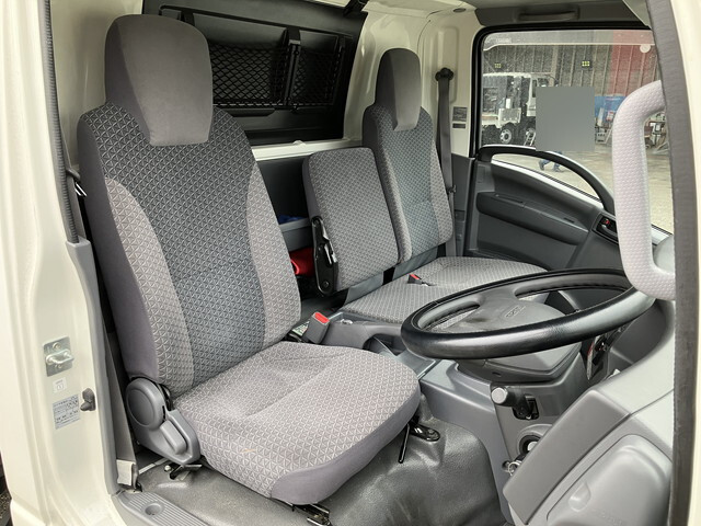 いすゞエルフアルミウイング小型（2t・3t）[写真29]