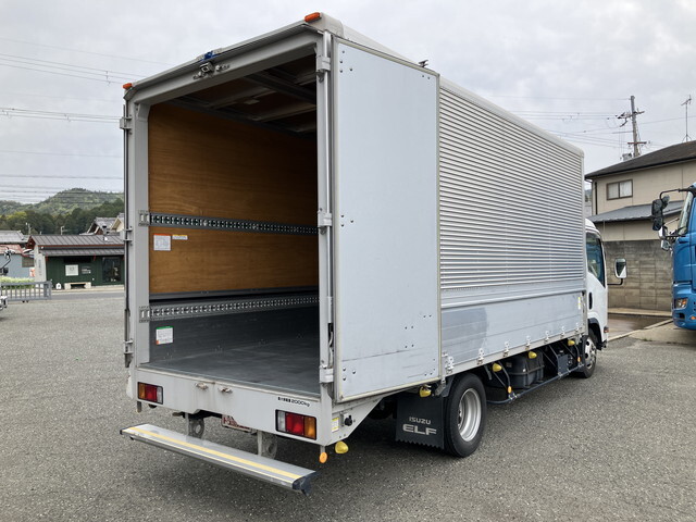 いすゞエルフアルミウイング小型（2t・3t）[写真04]