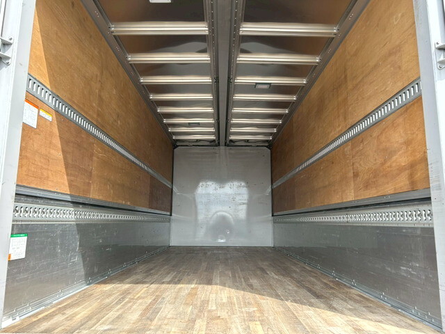 いすゞフォワードアルミウイング中型（4t）[写真12]