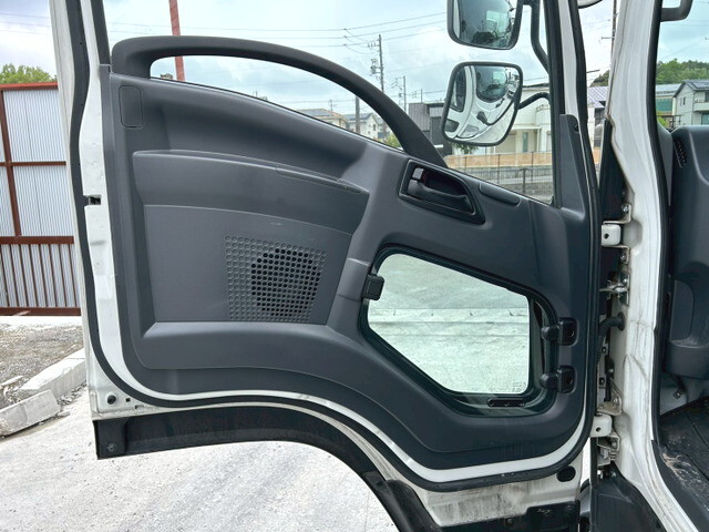 いすゞフォワードアルミウイング中型（4t）[写真17]