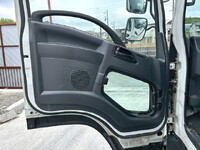 いすゞフォワードアルミウイング中型（4t）[写真18]