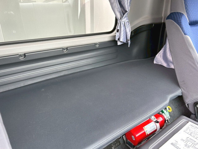 いすゞフォワードアルミウイング中型（4t）[写真20]