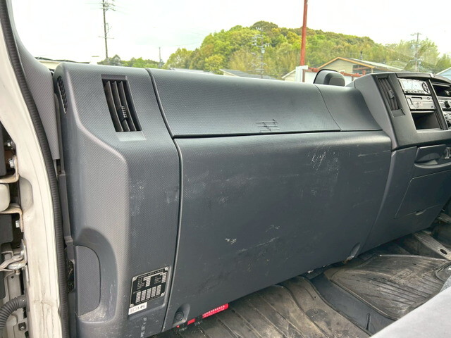 いすゞフォワードアルミウイング中型（4t）[写真21]