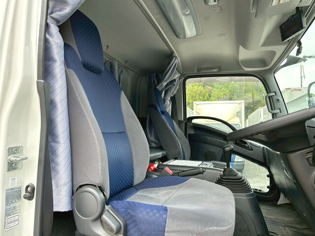 いすゞフォワードアルミウイング中型（4t）[写真22]