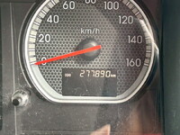 いすゞフォワードアルミウイング中型（4t）[写真27]