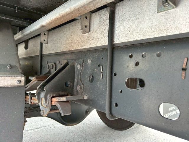 いすゞフォワードアルミウイング中型（4t）[写真34]