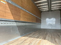 いすゞフォワードアルミウイング中型（4t）[写真10]