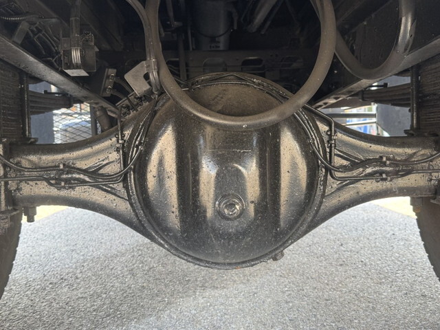 いすゞフォワードパッカー車（塵芥車）増トン（6t・8t）[写真13]