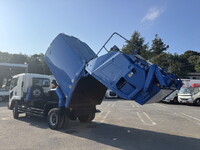 いすゞフォワードパッカー車（塵芥車）増トン（6t・8t）[写真15]