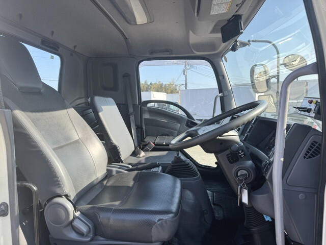 いすゞフォワードパッカー車（塵芥車）増トン（6t・8t）[写真16]