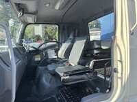 いすゞフォワードパッカー車（塵芥車）増トン（6t・8t）[写真24]