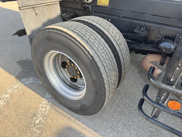 いすゞフォワードパッカー車（塵芥車）増トン（6t・8t）[写真26]