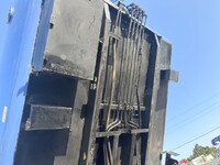 いすゞフォワードパッカー車（塵芥車）増トン（6t・8t）[写真30]