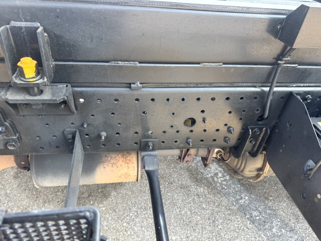 いすゞフォワードパッカー車（塵芥車）増トン（6t・8t）[写真32]