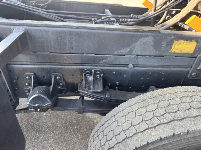 いすゞフォワードパッカー車（塵芥車）増トン（6t・8t）[写真35]