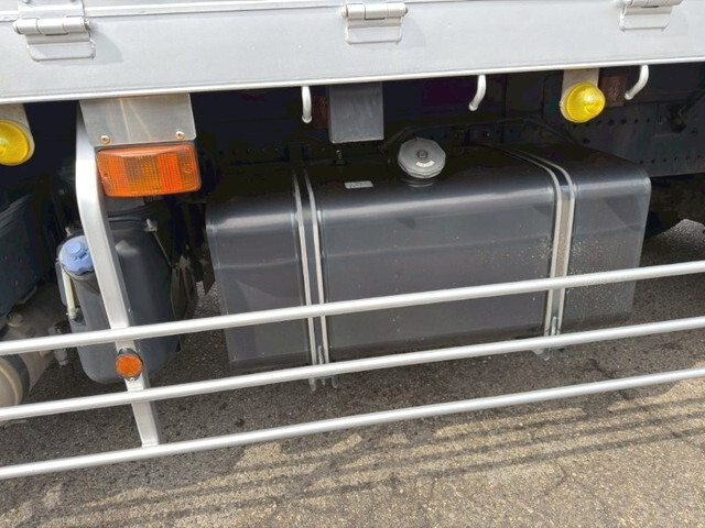 日野プロフィアアルミブロック大型（10t）[写真11]