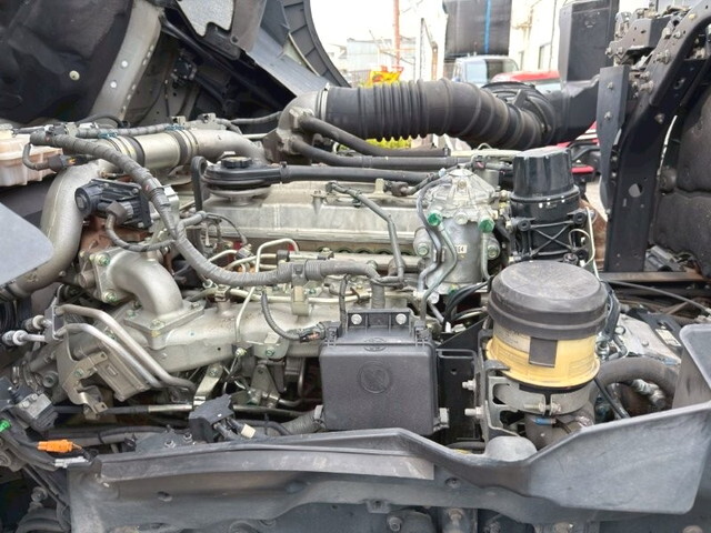 日野プロフィアアルミブロック大型（10t）[写真13]