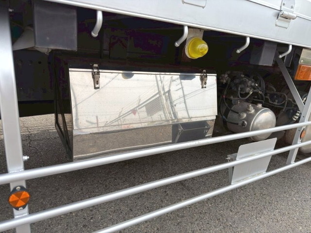 日野プロフィアアルミブロック大型（10t）[写真08]