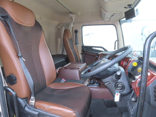 日野プロフィア冷凍車（冷蔵車）大型（10t）[写真19]