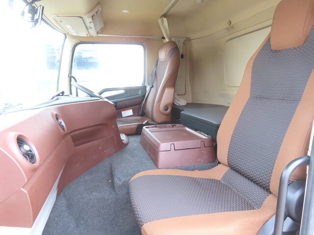 日野プロフィア冷凍車（冷蔵車）大型（10t）[写真20]