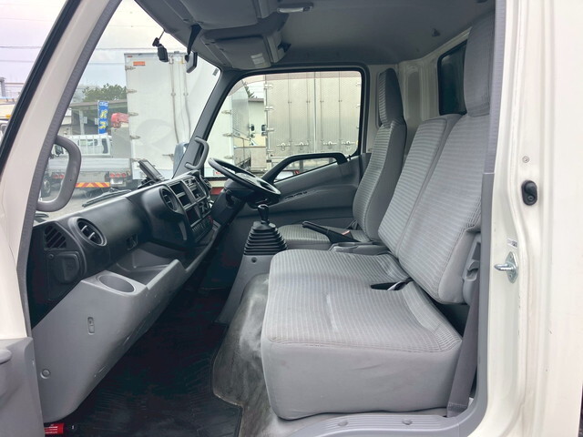 日野デュトロ幌車小型（2t・3t）[写真27]