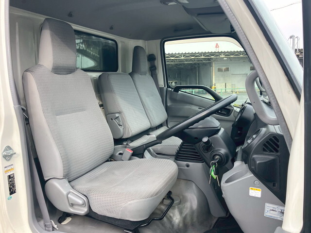 日野デュトロ幌車小型（2t・3t）[写真30]