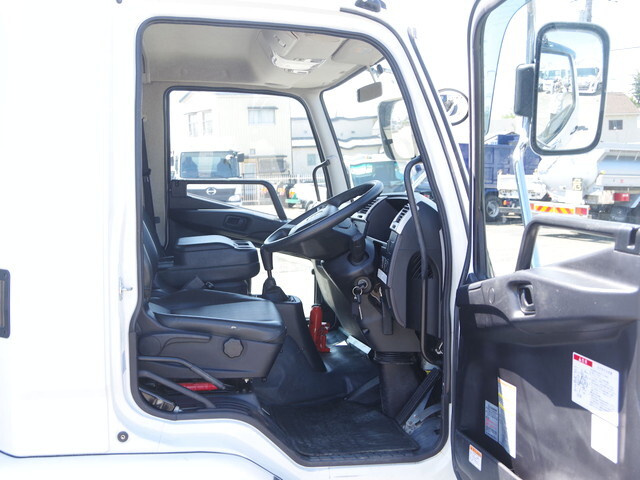 三菱ふそうファイターダンプ中型（4t）[写真24]
