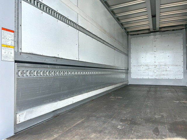 日野レンジャーアルミウイング中型（4t）[写真12]