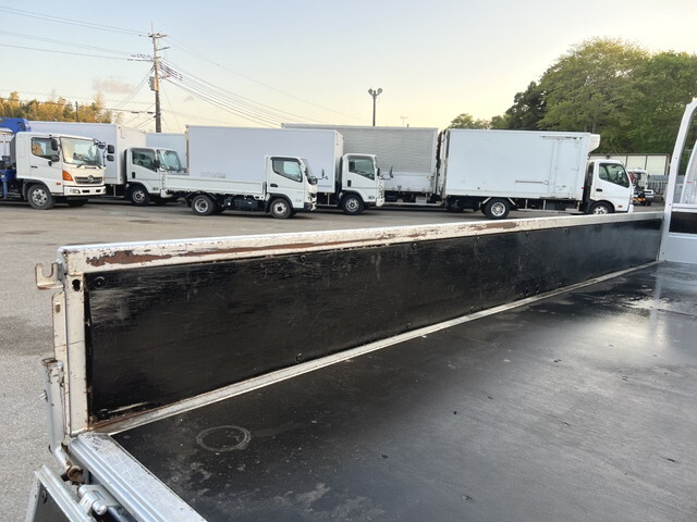 日野デュトロ平ボディ小型（2t・3t）[写真10]