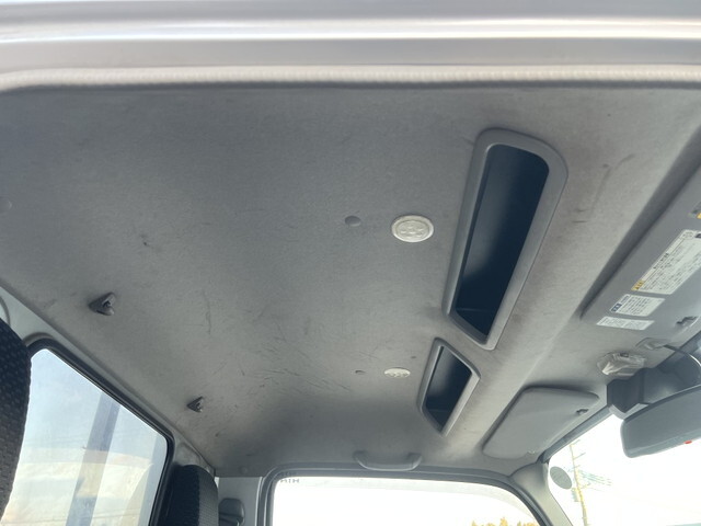 日野デュトロ平ボディ小型（2t・3t）[写真15]