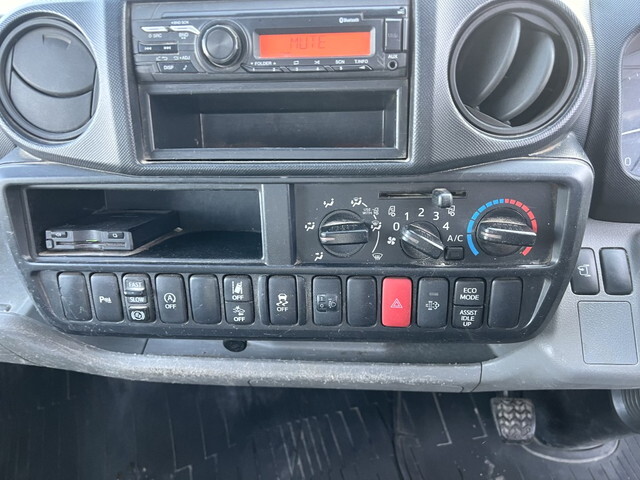 日野デュトロ平ボディ小型（2t・3t）[写真20]