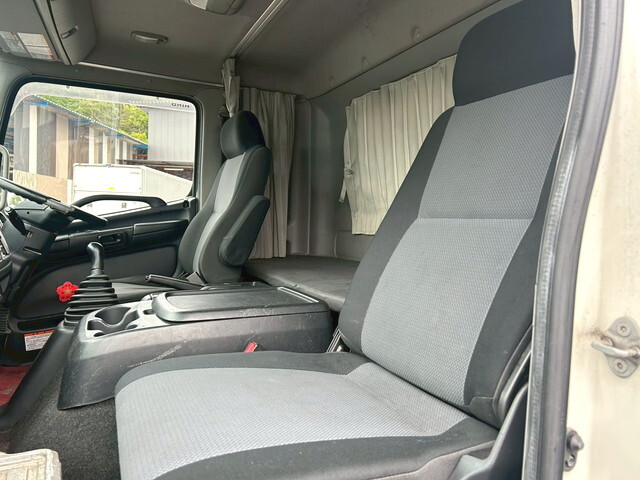 日野レンジャーアルミウイング中型（4t）[写真33]