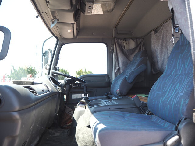 いすゞフォワードクレーン5段増トン（6t・8t）[写真33]