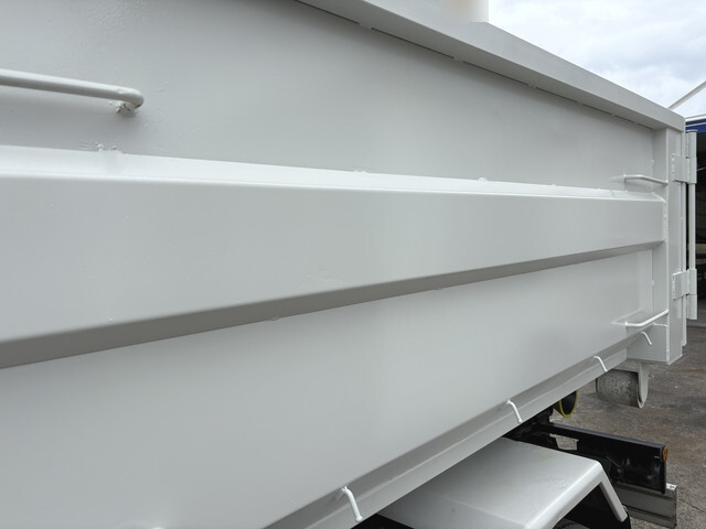 いすゞエルフコンテナ専用車小型（2t・3t）[写真12]