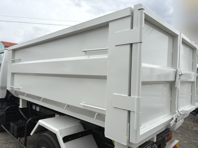 いすゞエルフコンテナ専用車小型（2t・3t）[写真15]