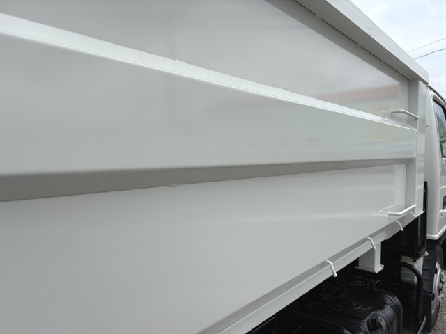 いすゞエルフコンテナ専用車小型（2t・3t）[写真23]